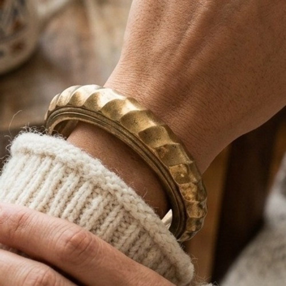 Vintage‎ Gold Tone Textured Bangle Bracelet Wide Stackable Geometric Metal Cuff